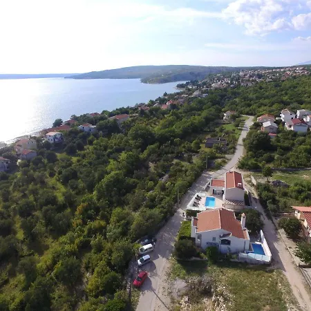 Poolincluded Anpero Villa